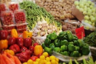 صدرنشینی نوبرانه ها در بازار/ نوسان در قیمت گوجه فرنگی