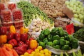 صدرنشینی نوبرانه ها در بازار/ نوسان در قیمت گوجه فرنگی