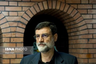 قاضی زاده هاشمی: تغییر زمان مناظرات انتخاباتی سوال برانگیز است