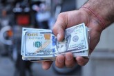 سپرده‌گذاری ارزی متوقف شد/ بانک‌ها عقب‌نشینی کردند