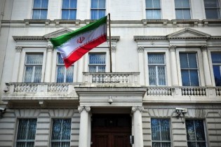 هیچ طوفانی نمی‌تواند برگی از درخت تناور ایران را تکان دهد