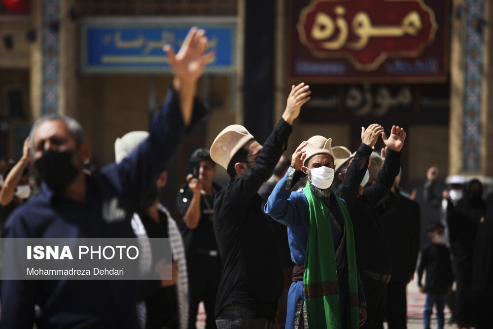 سوگواری و عزاداری قشقایی های مقیم شیراز در روز تاسوعای حسینی ۱۴۰۰ - حرم مطهر شاهچراغ(ع)