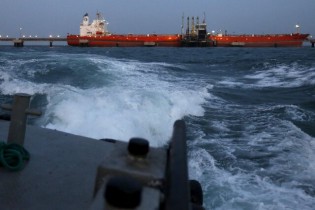 بارگیری ابر نفت‌کش ایرانی با ۲ میلیون بشکه نفت خام ونزوئلا