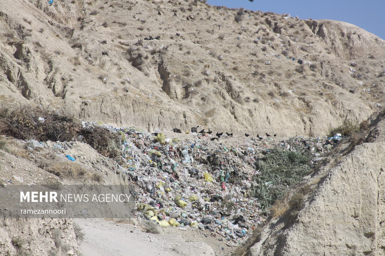 دفن غیراصولی زباله ها در چوار - ایلام