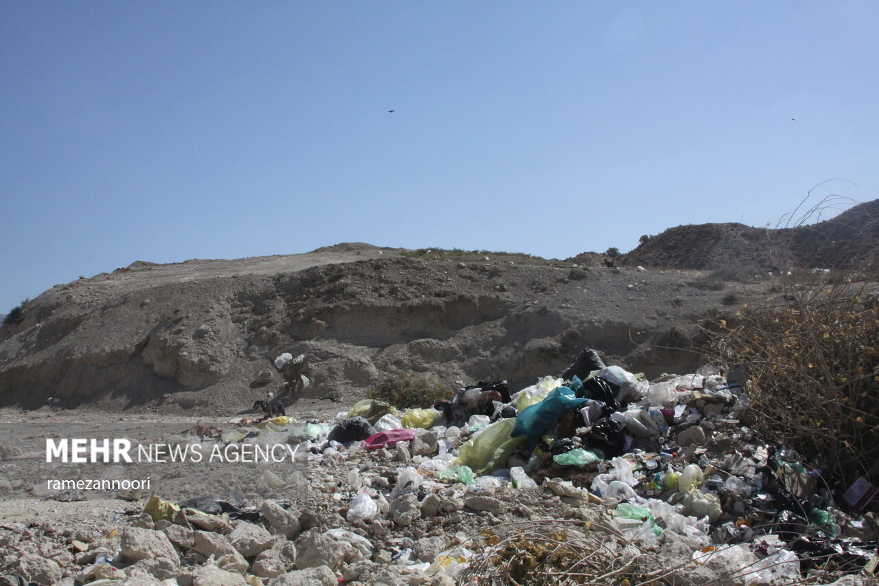دفن غیراصولی زباله ها در چوار - ایلام
