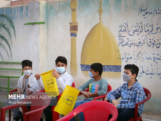 مراسم نواختن زنگ مبارزه با استکبار جهانی در دشتی بوشهر