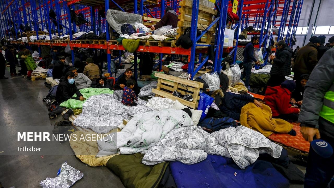 تخلیه اردوگاه موقت پناهجویان در مرز بلاروس