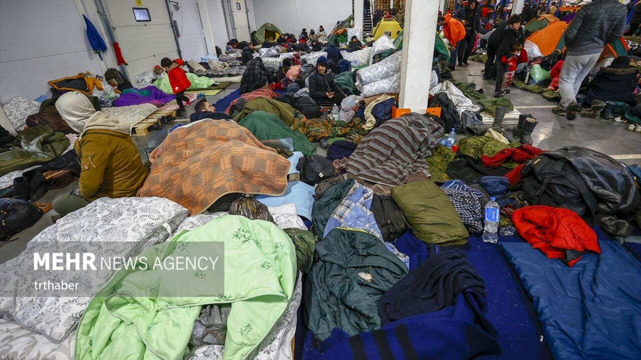 تخلیه اردوگاه موقت پناهجویان در مرز بلاروس