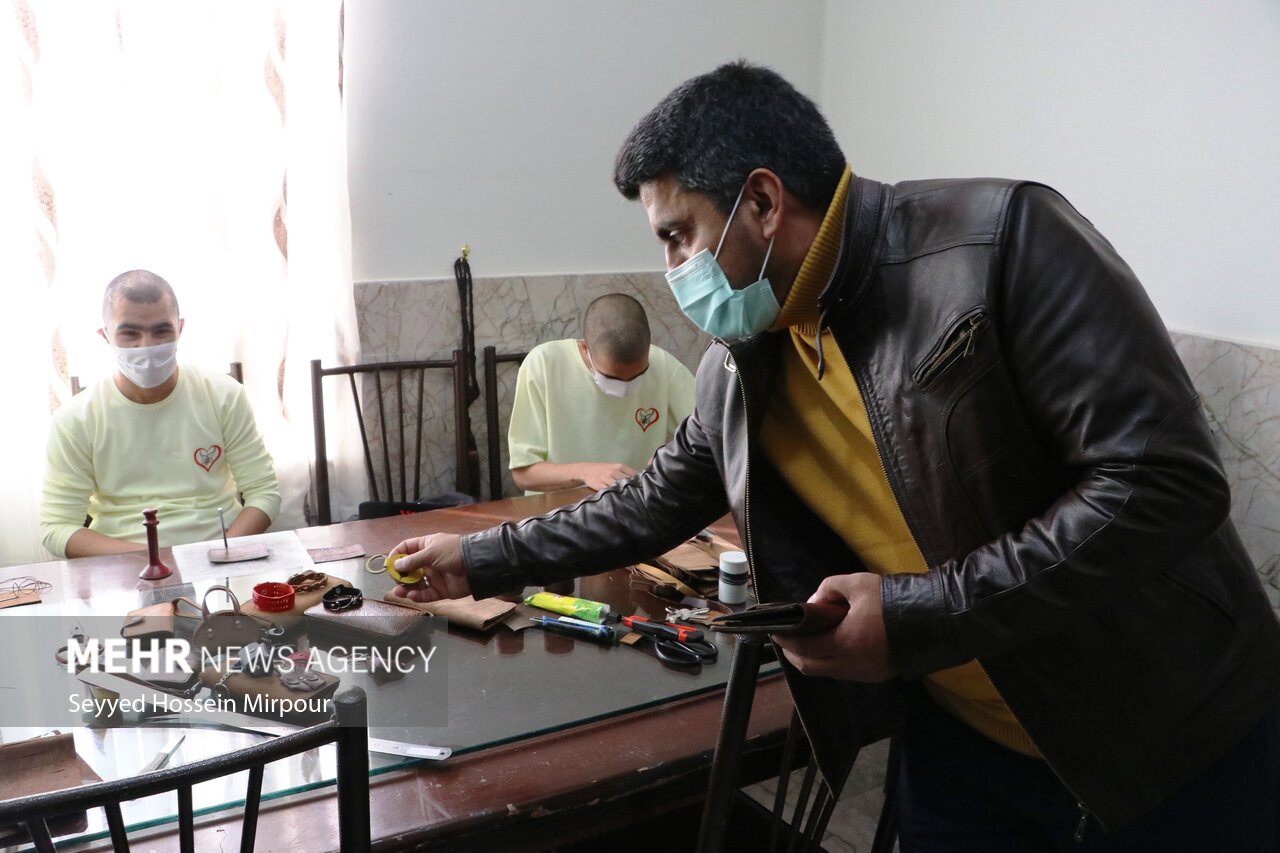 دیدار قهرمان ملی المپیک بامعلولین آسایشگاه شهید بهشتی