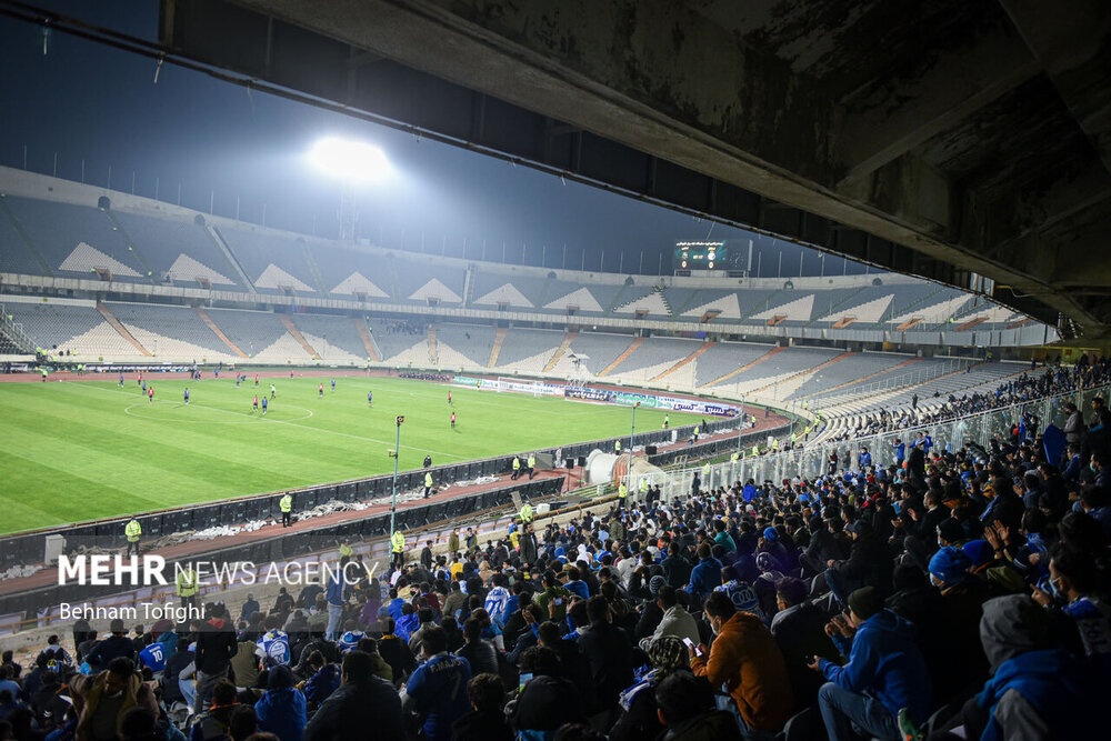 حضور هواداران فوتبال در ورزشگاه آزادی پس از ۲۲ ماه