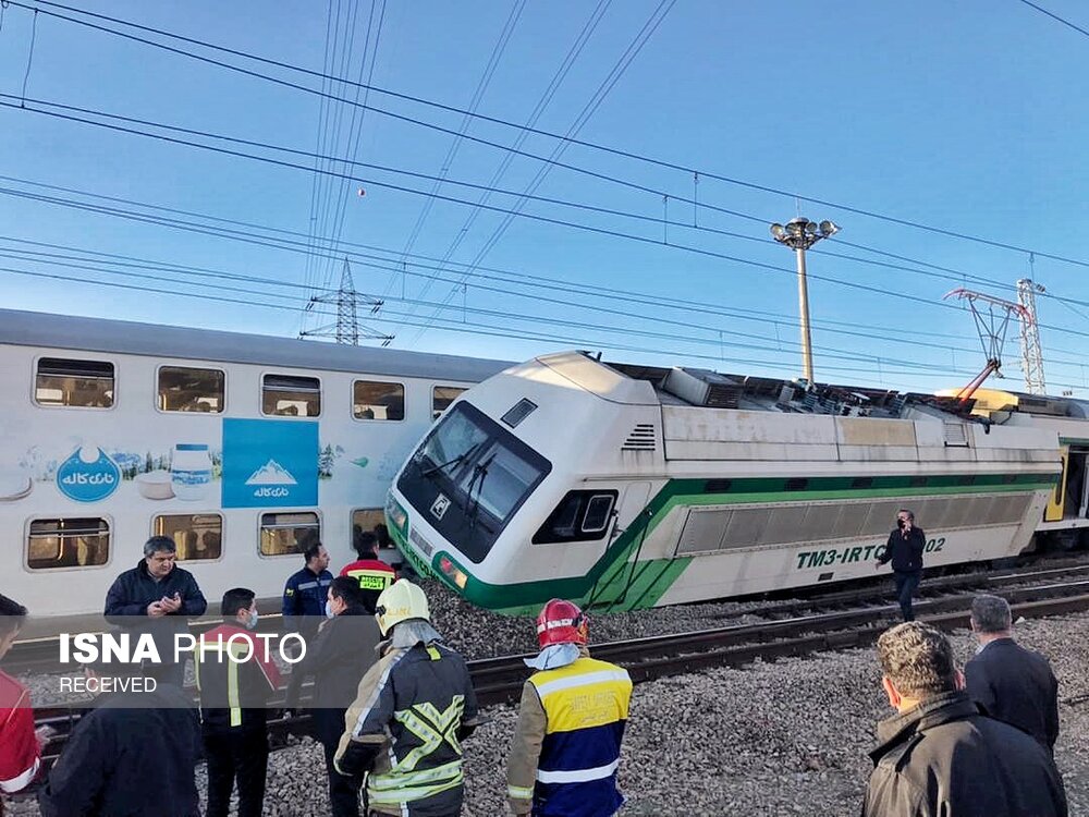 حادثه برخورد دو دستگاه قطار مترو کرج - تهران