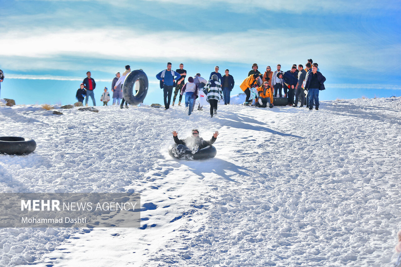 تفریحات زمستانی در دامنه کوه سبلان