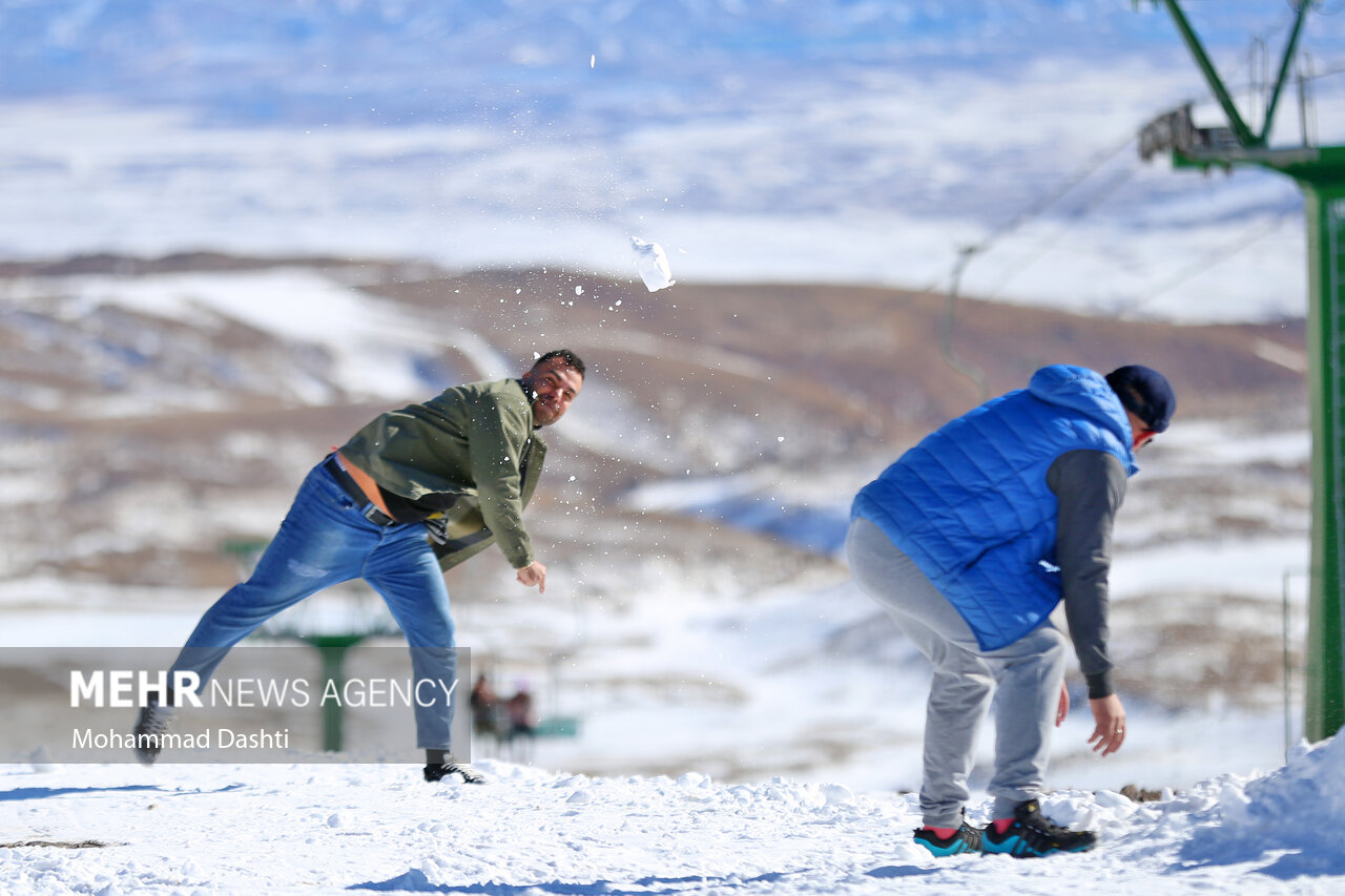 تفریحات زمستانی در دامنه کوه سبلان