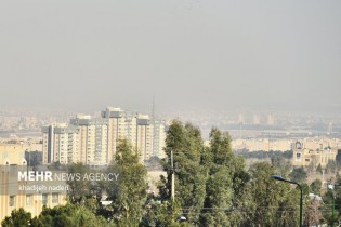 آلودگی شدید هوای اصفهان/ شاخص ۱۲ ایستگاه قرمز و بنفش است