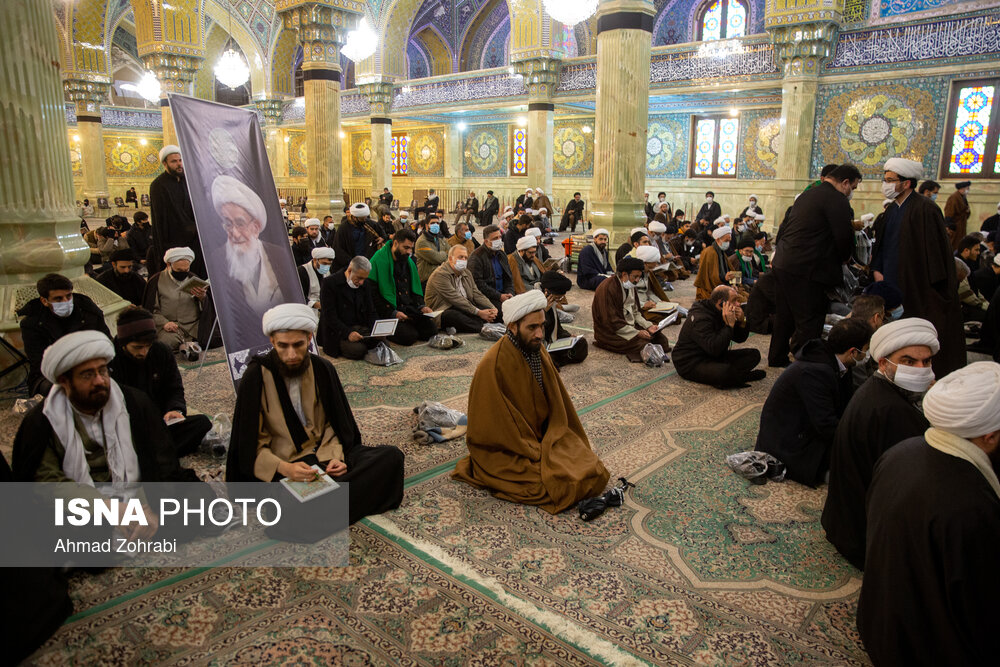 حضور مراجع، علما و مردم در مسجد امام حسن عسگری(ع) برای تسلیت رحلت آیت الله صافی گلپایگانی