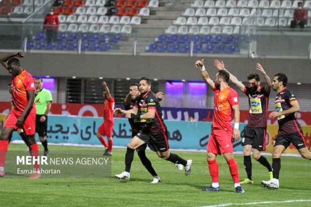 سوپر جام فوتبال ایران بازی پرسپولیس و فولاد خوزستان