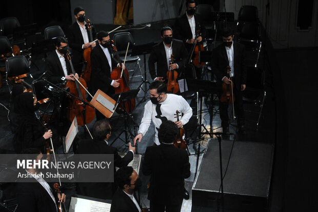 اجرای ارکستر سمفونیک تهران در سومین  شب جشنواره موسیقی فجر در تالار وحدت برگزار شد
