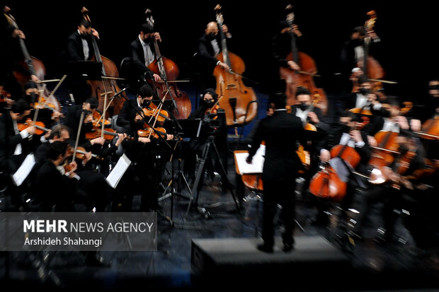 اجرای ارکستر سمفونیک تهران در  سومین شب جشنواره موسیقی فجر در تالار وحدت برگزار شد