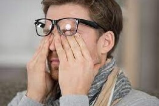 عادتی که به چشم ها آسیب می زند