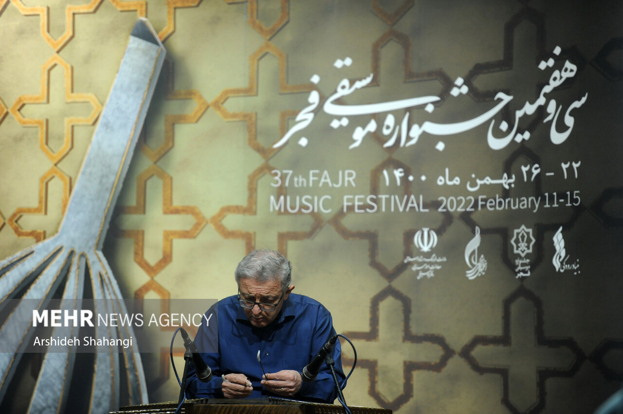 شب فرامرز پایور توسط رامین صفایی در پنجمین شب جشنواره موسیقی فجر در سالن دهلوی برگزار شد