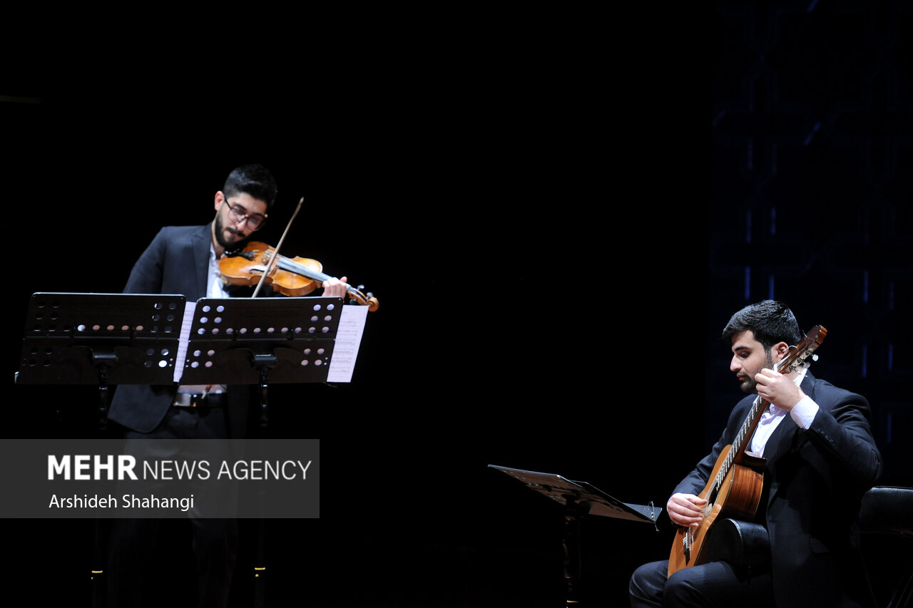 پنجمین شب جشنواره موسیقی فجر با اجرای ویوا در تالار رودکی برگزار شد