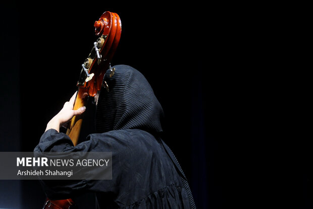 پنجمین شب جشنواره موسیقی فجر با اجرای کنسرت ارکستر نغمه باران در تالار وحدت برگزار شد
