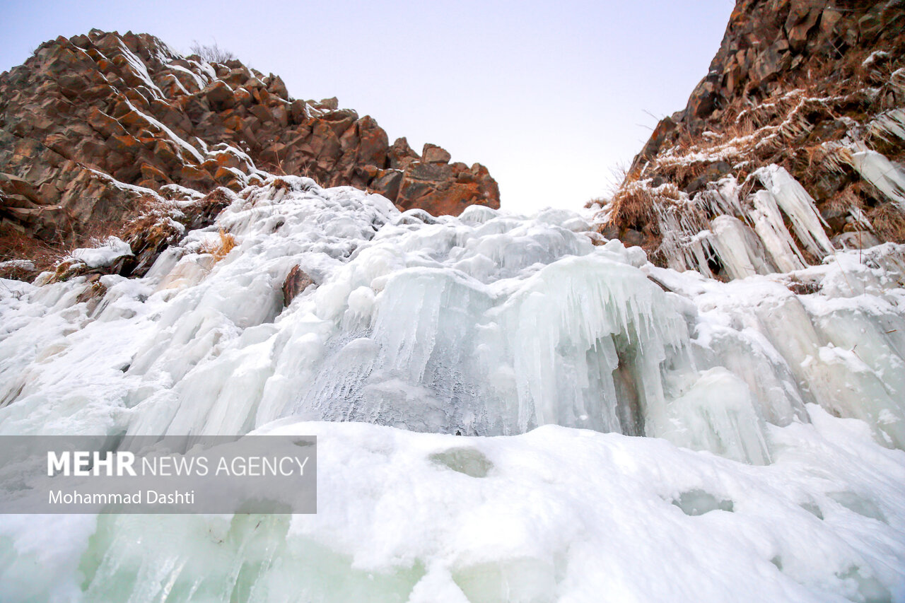 آبشار یخ زده سردابه اردبیل