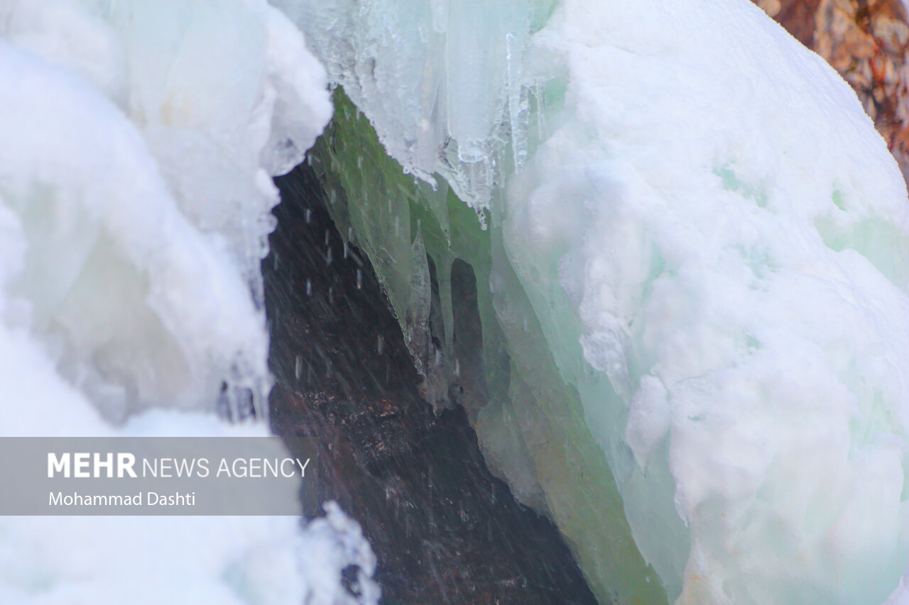 آبشار یخ زده سردابه اردبیل