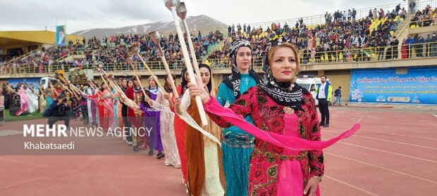 جشن ۲۰ هزار نفری مردم کردستان در آستانه سال نو