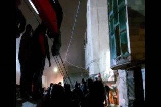 ۴ نفر از زیر آوار یک واحد مسکونی در خیابان کوشش مشهد نجات یافتند