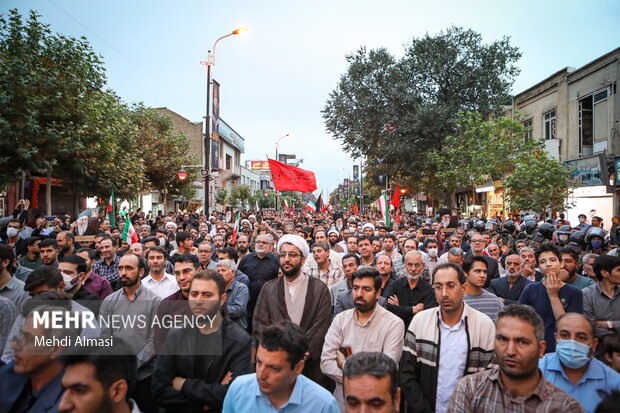 تجمع خودجوش مردم زنجان در اعتراض به حوادث اخیر