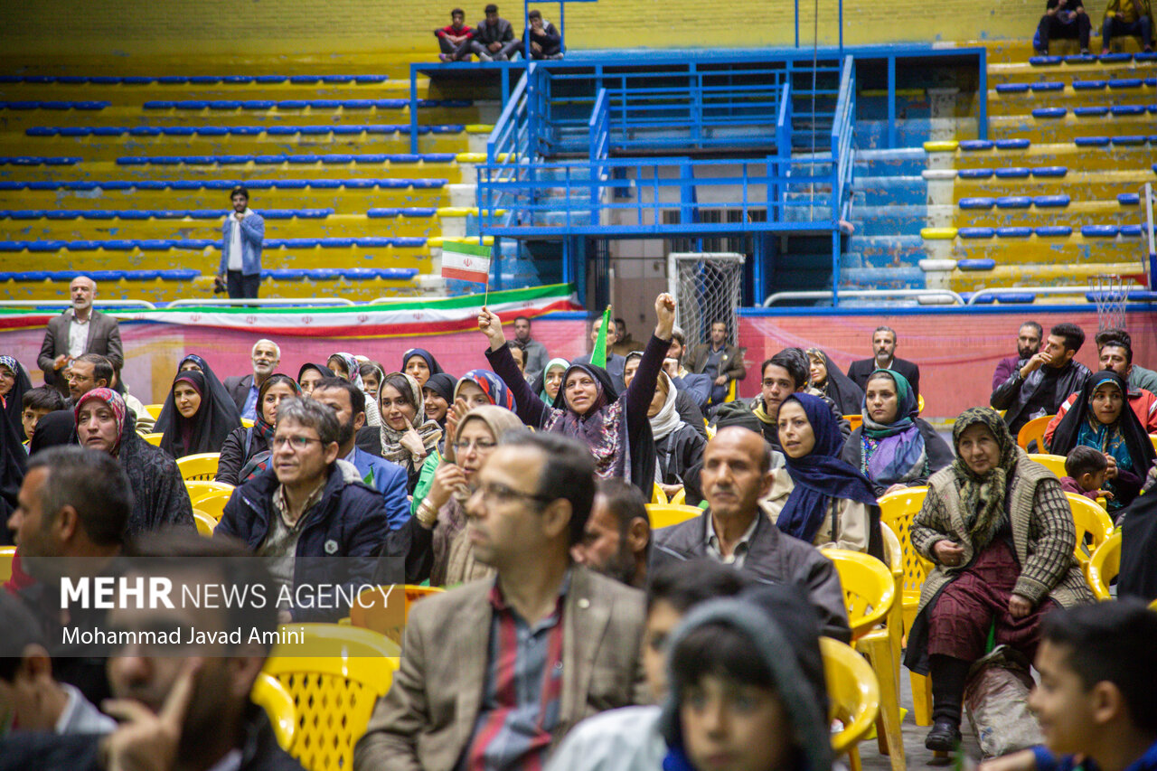 تماشای بازی تیم ایران و آمریکا در قزوین