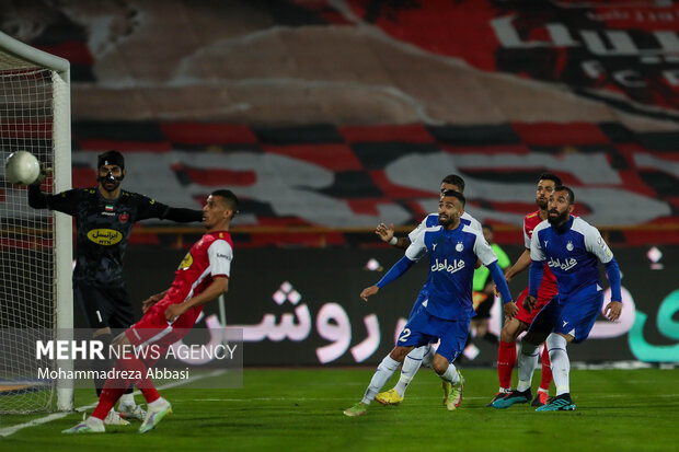 دیدار تیم های استقلال تهران و پرسپولیس تهران