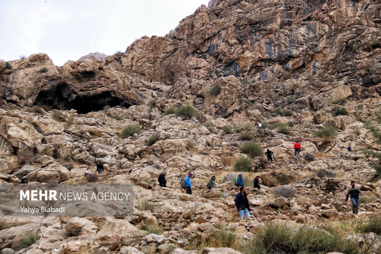 کوهنوردی در پارک کوهستان کرمانشاه