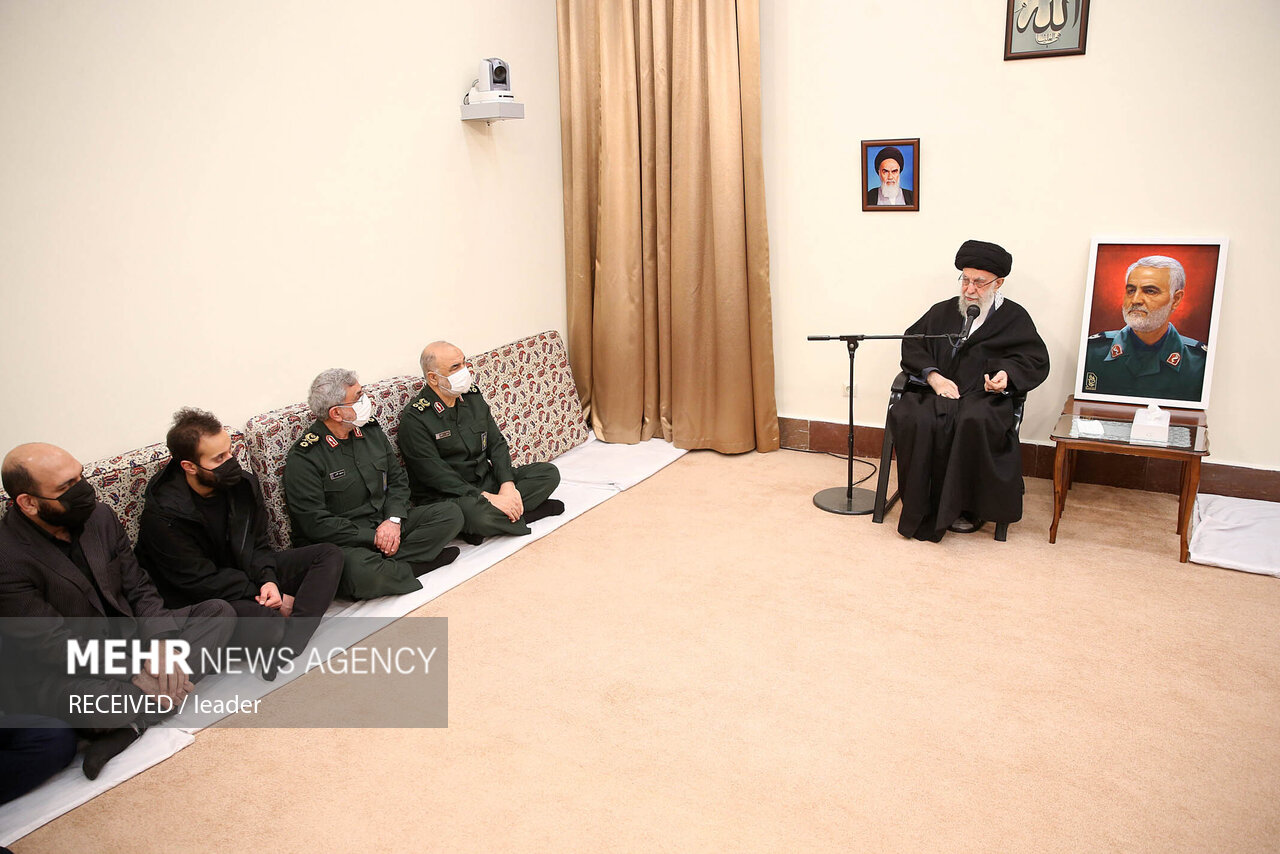 دیدار خانواده و اعضای ستاد بزرگداشت سردار سلیمانی با مقام معظم رهبری