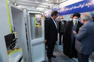 بازدید سه‌ساعته امام خامنه‌ای از نمایشگاه توانمندی‌های صنعتی