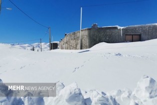 خسارت برف به ۳۰۰ واحد مسکونی فرسوده روستایی در اصفهان