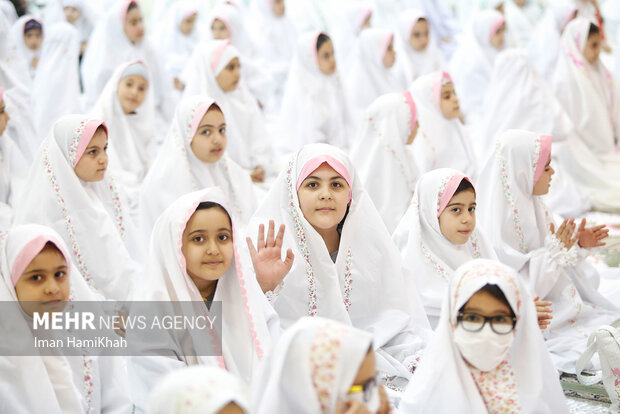 آیین جشن تکلیف فرشته ها در همدان