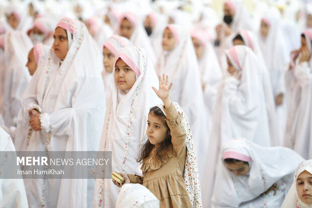 آیین جشن تکلیف فرشته ها در همدان