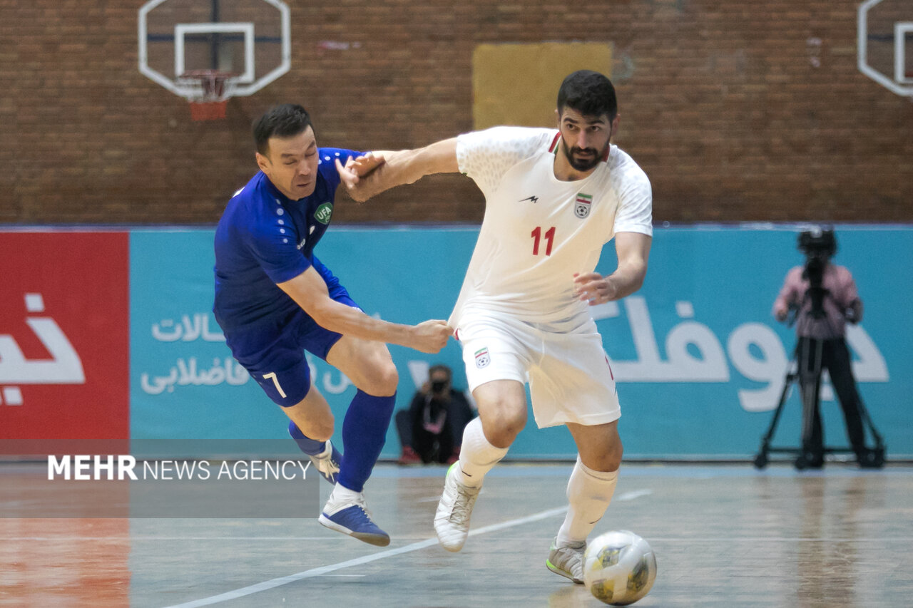 تیم ملی فوتسال ایران از ساعت ۲۱ یکشنبه  ۲۷ فروردین ماه در سالن مجموعه ورزشی پاس، در دیداری دوستانه به مصاف ازبکستان رفت و با نتیجه ۵ بر ۳ پیروز شد