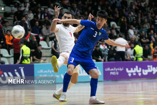 تیم ملی فوتسال ایران از ساعت ۲۱ یکشنبه  ۲۷ فروردین ماه در سالن مجموعه ورزشی پاس، در دیداری دوستانه به مصاف ازبکستان رفت و با نتیجه ۵ بر ۳ پیروز شد