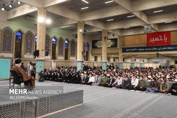 جمعی از دانشجویان و نمایندگان تشکل‌های دانشجویی عصر امروز سه‌شنبه ۲۹ فروردین ۱۴۰۲ با رهبر معظم انقلاب اسلامی دیدار کردند