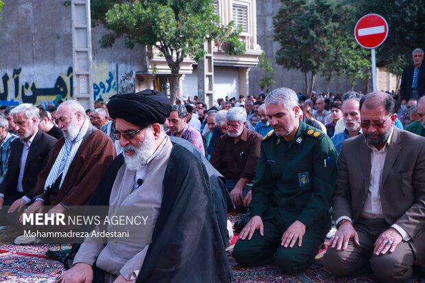 نماز عید فطر در ورامین برگزار شد