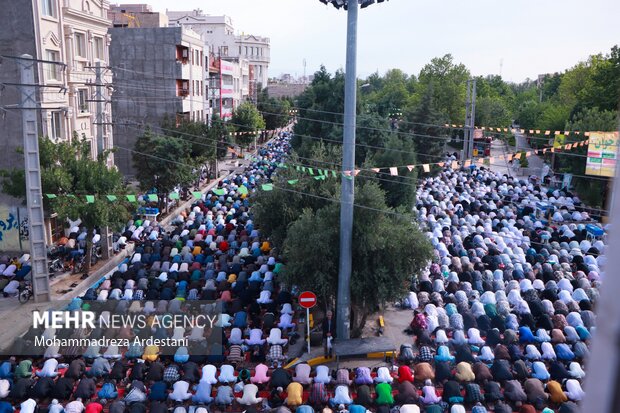 نماز عید فطر در ورامین برگزار شد