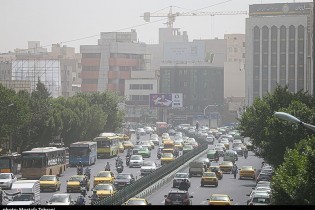 وضعیت هوای تهران ۱۴۰۲/۰۲/۱۹؛ تنفس هوای "آلوده" در ۱۷ منطقه