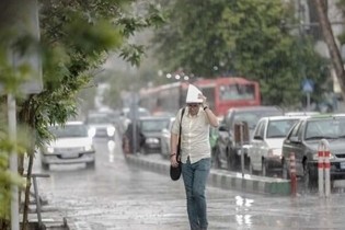 رگبار و رعد و برق در تهران؛ افزایش دما تا فردا