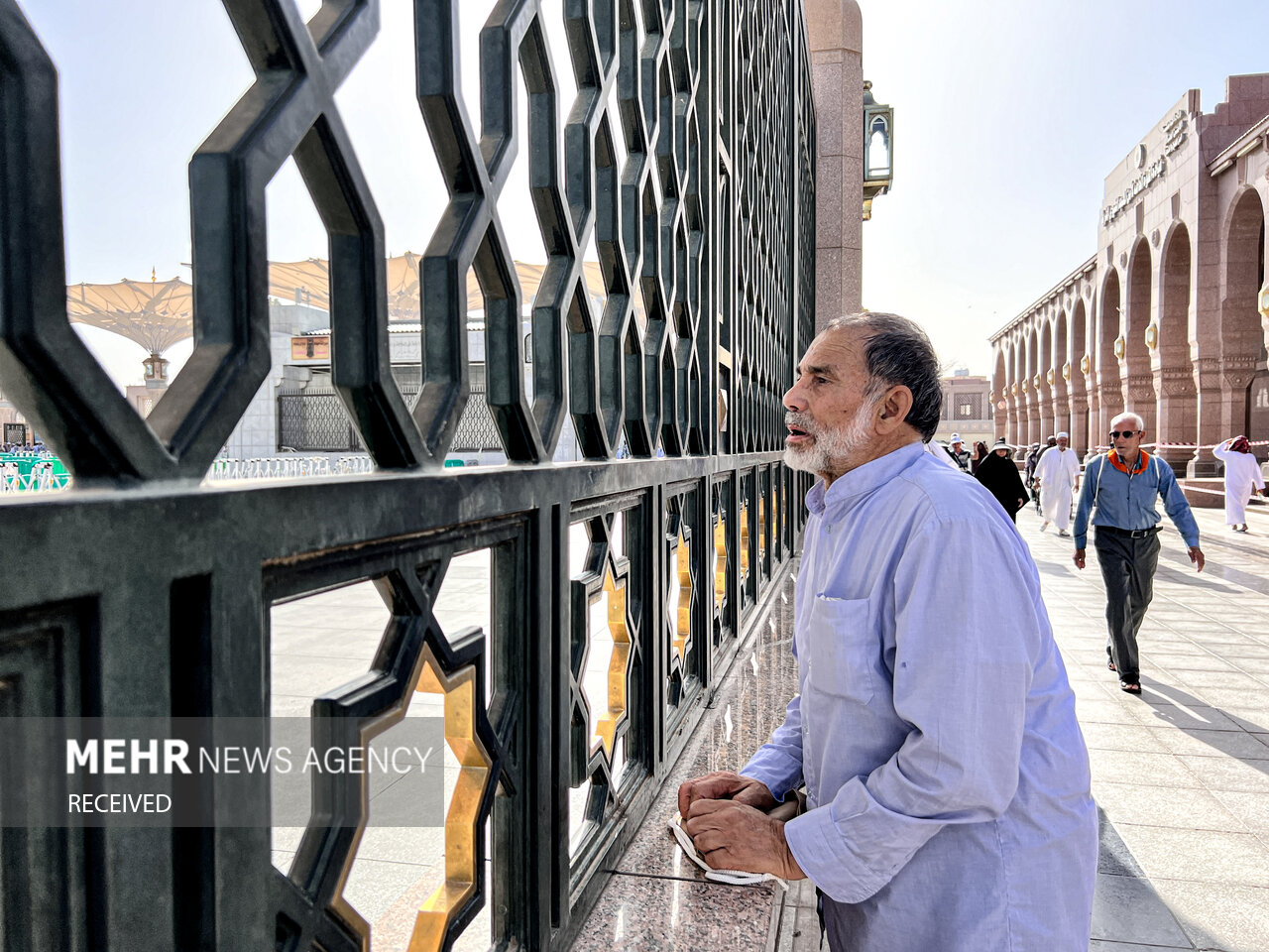 در این گزارش حال و هوای زائران ایرانی در حرم مطهر نبوی را در ایام حج تمتع مشاهده می کنید