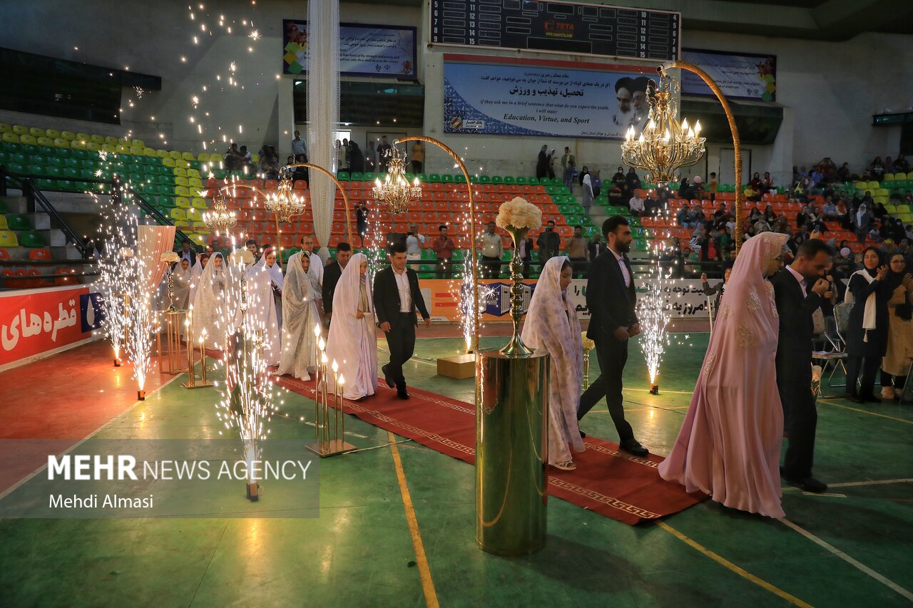 جشن ازدواج ۷۸ زوج زنجانی