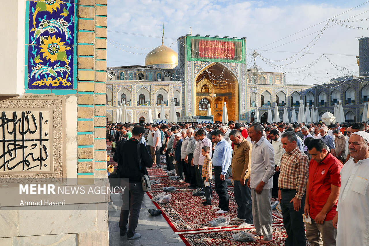 اقامه نماز عید سعید قربان در حرم امام رضا (ع)