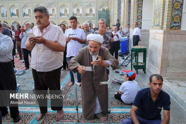 اقامه نماز عید سعید قربان در حرم امام رضا (ع)